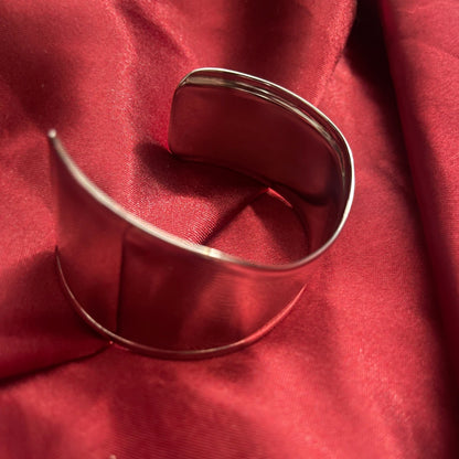 SILVER BANGLE