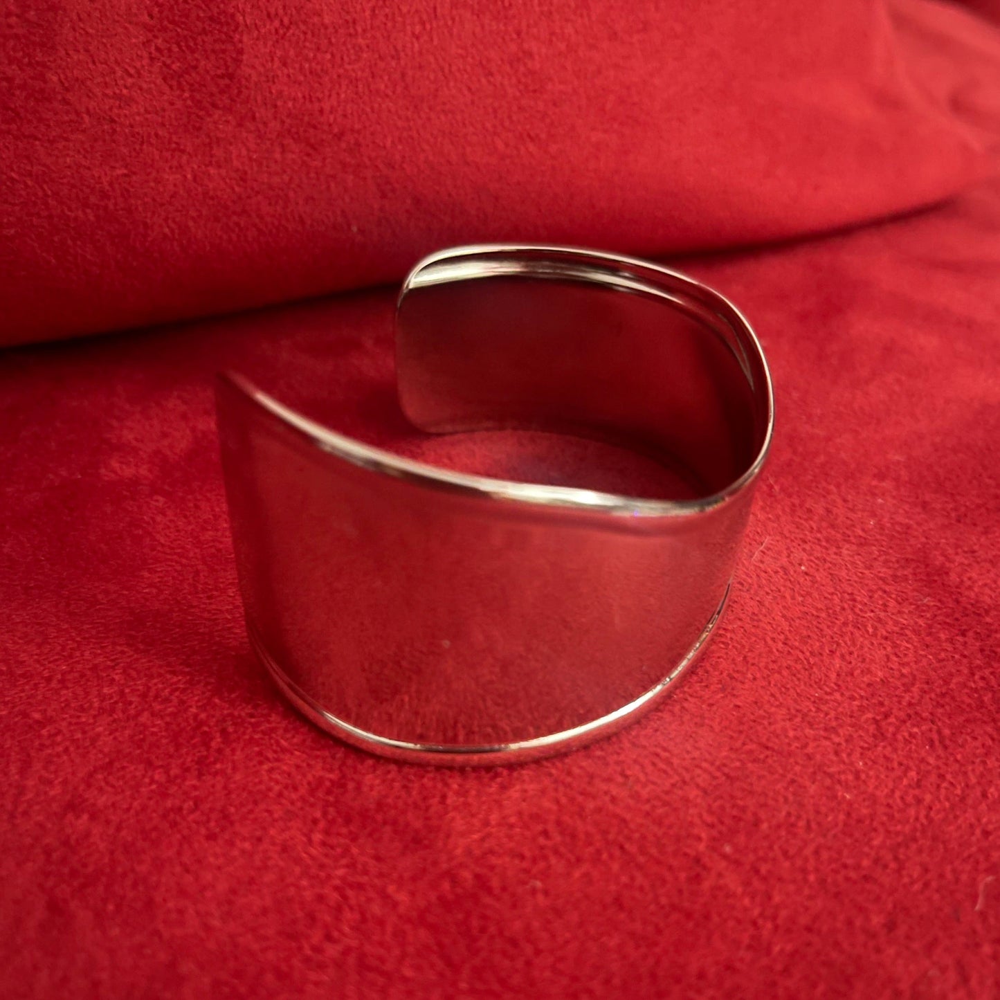 SILVER BANGLE